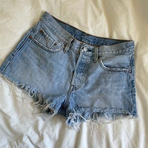Levis 501® Womens Shorts - Medium Wash